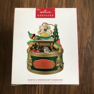 Hallmark Keepsake 2022 Santa's Workshop Wonders Christmas Ornament